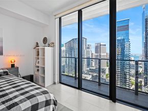 88 SW 7th St 3101, Miami FL 33130