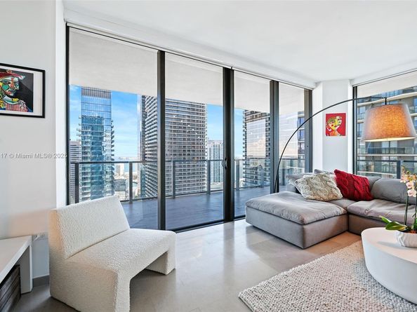 88 SW 7th St 3101, Miami FL 33130