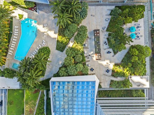 88 SW 7th St 3101, Miami FL 33130