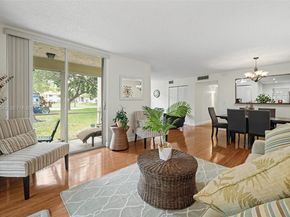 9340 Lagoon Pl 110, Davie FL 33324