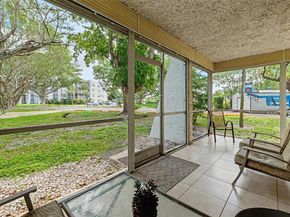9340 Lagoon Pl 110, Davie FL 33324