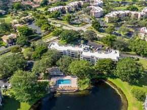 9340 Lagoon Pl 110, Davie FL 33324