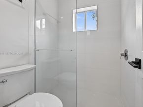 4219 Cherrywood Ct, Weston FL 33331