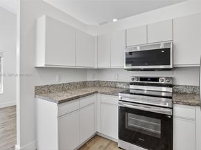 4219 Cherrywood Ct, Weston FL 33331