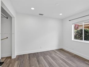 4219 Cherrywood Ct, Weston FL 33331