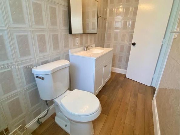 1100 NE 151st Ter, North Miami Beach FL 33162