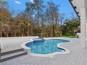 5952 NW 66th Ave, Parkland FL 33067