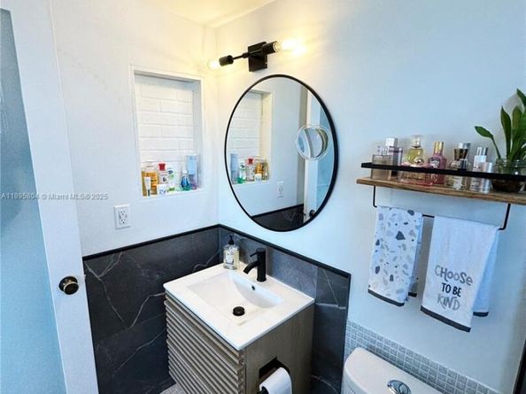 7850 Byron Ave 307, Miami Beach FL 33141