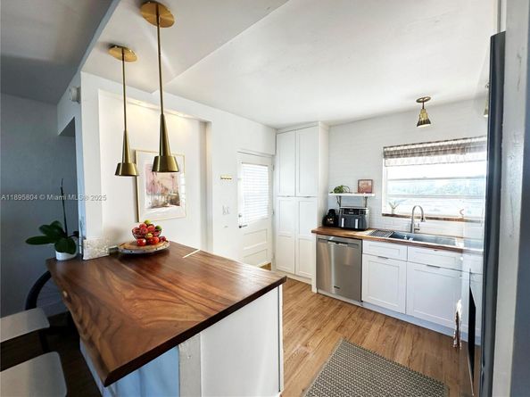 7850 Byron Ave 307, Miami Beach FL 33141