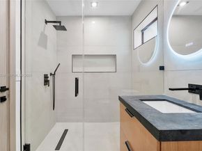 5820 SW 33rd Ln, Hollywood FL 33312