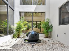 5820 SW 33rd Ln, Hollywood FL 33312