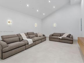 5820 SW 33rd Ln, Hollywood FL 33312