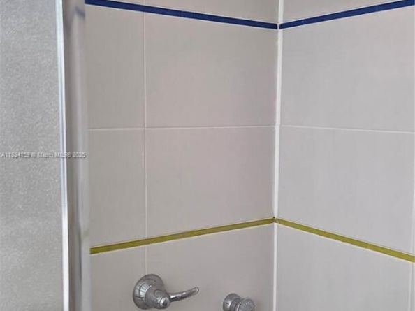 1245 Coral Ln, Hollywood FL 33019