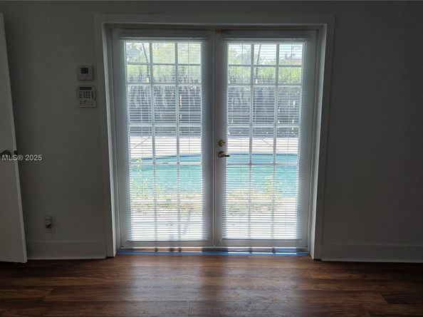 1245 Coral Ln, Hollywood FL 33019