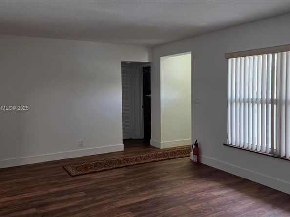 1245 Coral Ln, Hollywood FL 33019