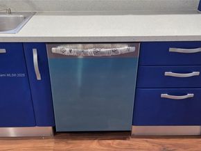 1245 Coral Ln, Hollywood FL 33019