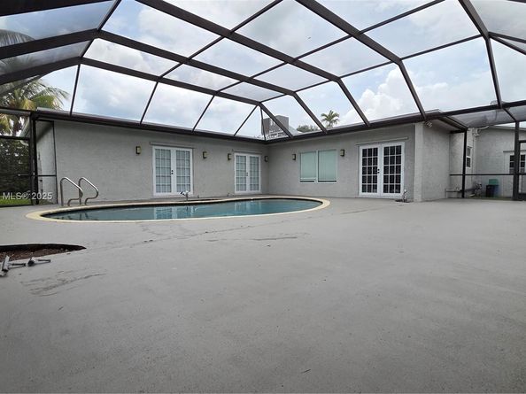 1245 Coral Ln, Hollywood FL 33019