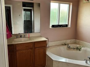 956 NW 206th Ter, Miami Gardens FL 33169