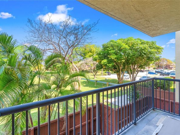 6666 SW 115th Ct 208, Miami FL 33173