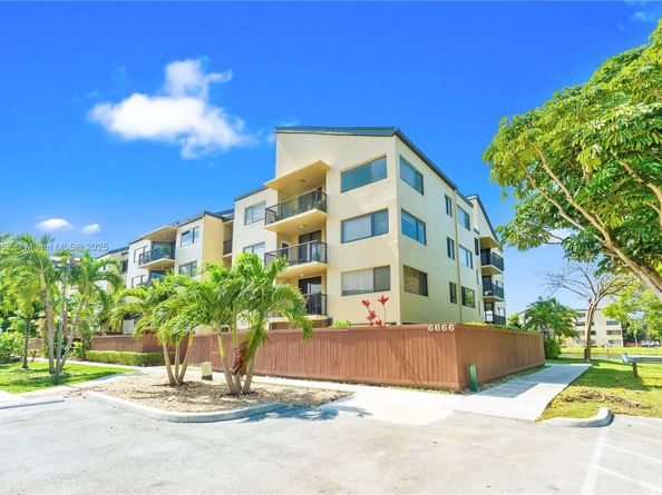 6666 SW 115th Ct 208, Miami FL 33173