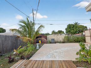 171 Tulip Tree Dr, Lake Worth FL 33462