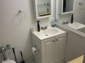 26 Diplomat Pkwy 2366, Hallandale Beach FL 33009