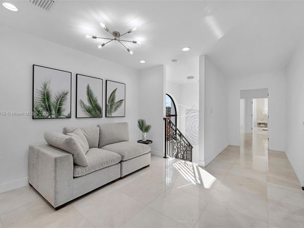 10101 SW 58th St, Miami FL 33173