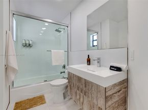 10101 SW 58th St, Miami FL 33173