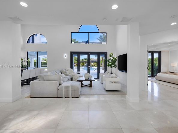10101 SW 58th St, Miami FL 33173
