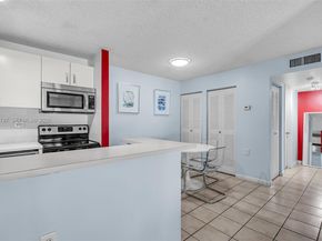 7060 NW 179th St 210, Hialeah FL 33015