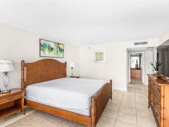 6917 Collins Ave 1505, Miami Beach FL 33141