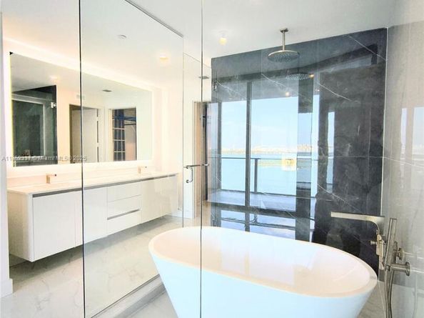 700 NE 24 Street 1502, Miami FL 33137