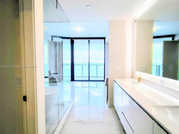 700 NE 24 Street 1502, Miami FL 33137