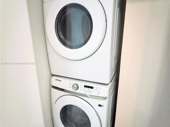 700 NE 24 Street 1502, Miami FL 33137