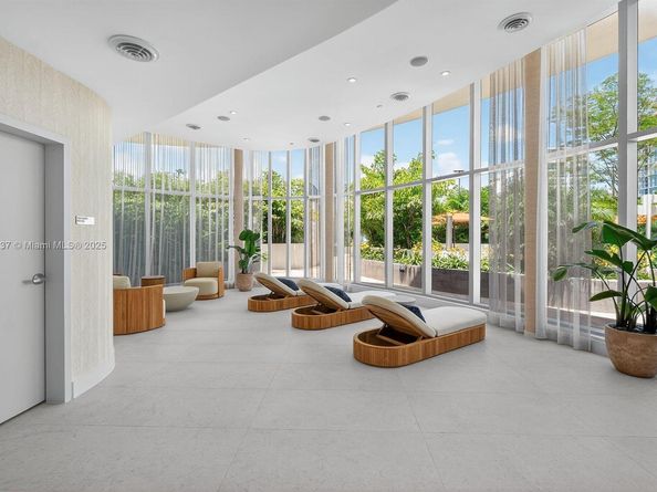 700 NE 24 Street 1502, Miami FL 33137