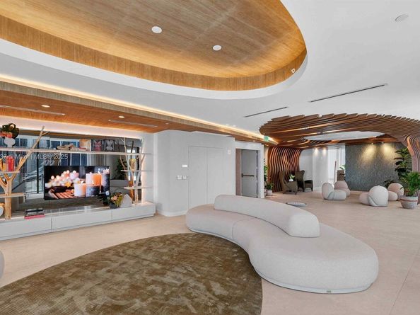 700 NE 24 Street 1502, Miami FL 33137