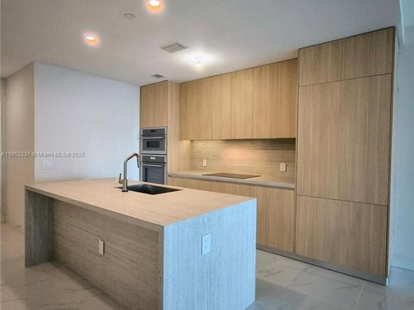 700 NE 24 Street 1502, Miami FL 33137