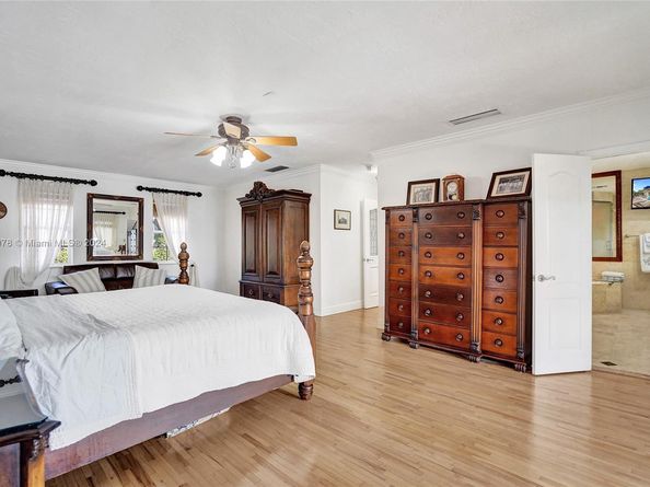 1960 NE 118th Rd, North Miami FL 33181