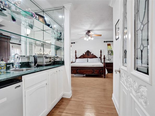 1960 NE 118th Rd, North Miami FL 33181