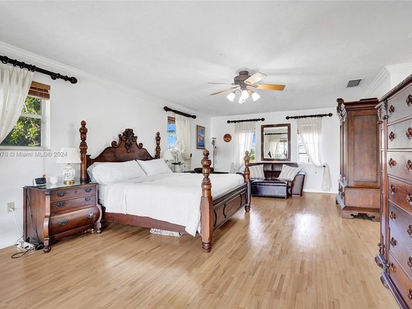 1960 NE 118th Rd, North Miami FL 33181
