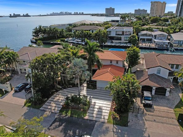 1960 NE 118th Rd, North Miami FL 33181