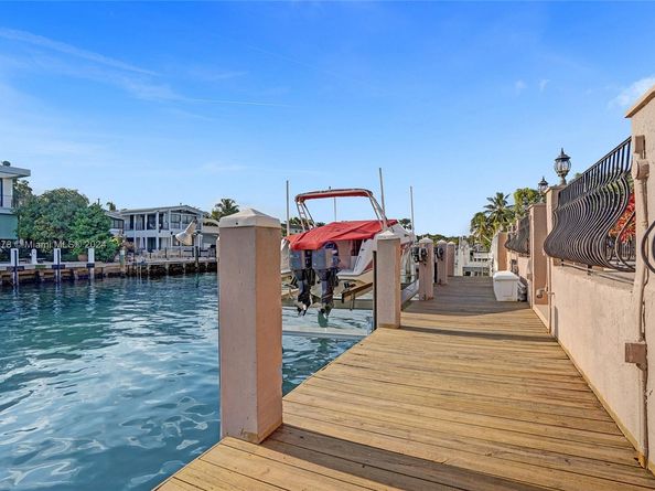 1960 NE 118th Rd, North Miami FL 33181