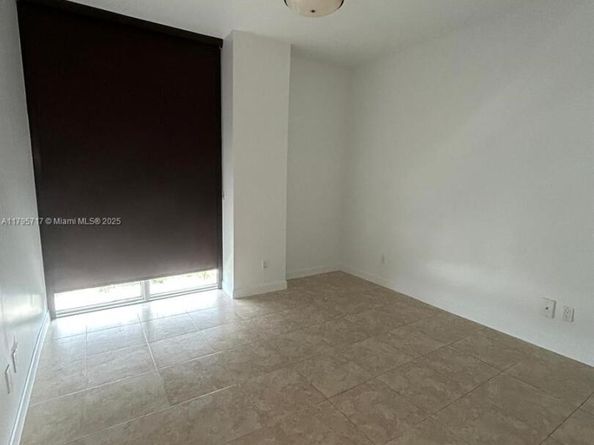 2525 SW 3rd Ave 1402, Miami FL 33129