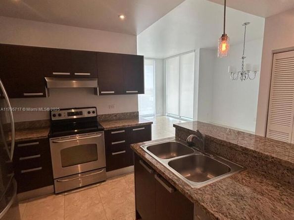 2525 SW 3rd Ave 1402, Miami FL 33129