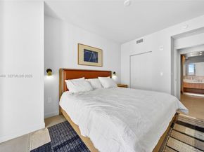 11 NE 6 St 3210, Miami FL 33132