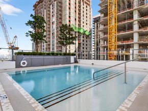 11 NE 6 St 3210, Miami FL 33132