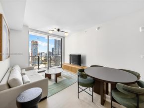 11 NE 6 St 3210, Miami FL 33132