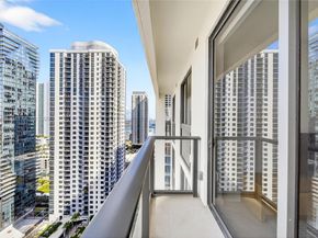 11 NE 6 St 3210, Miami FL 33132