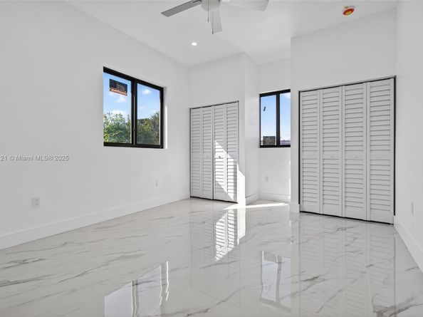 2250 NW 7th Ct, Fort Lauderdale FL 33311