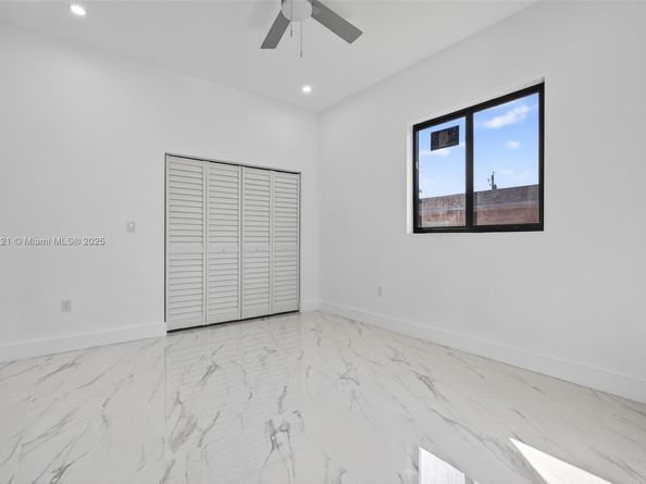 2250 NW 7th Ct, Fort Lauderdale FL 33311